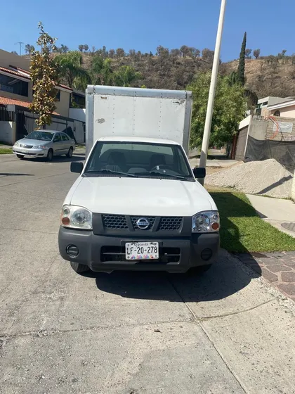 Nissan Np300 2.4 Chasis Mt