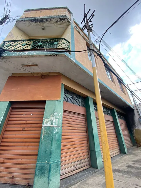 Edificio Comercial Cerca De La Av. Lara Socc