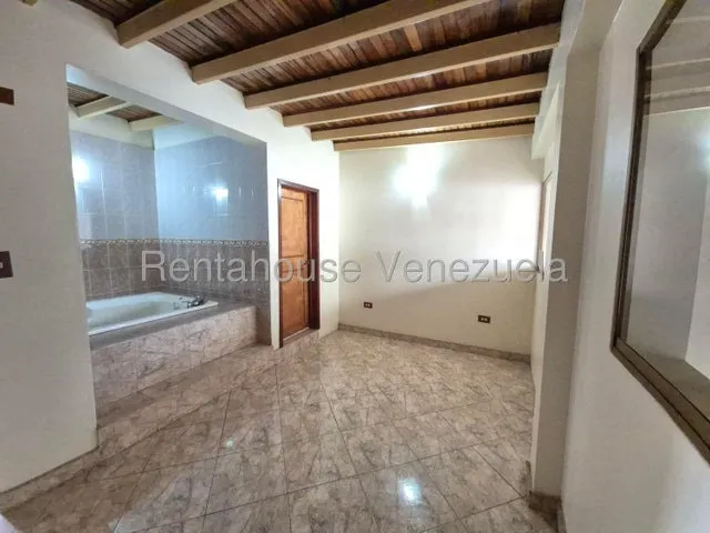 Daniela Linarez Vende Casas Bella En Urbanismo Privado De Cabudare Con Bellas Areas Comunes Con Tanque Subterraneo Acabados Impecables En Optimas Condiciones Visitala!                                 