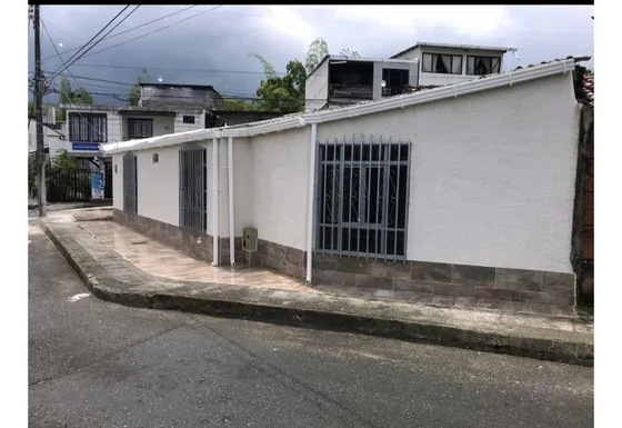 Casa En Venta Occidente De Armenia Esquinera, Remodelada Y De Un Piso