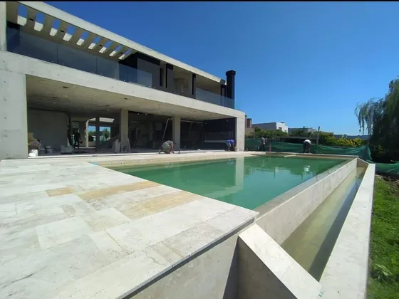 Casa En Venta En Barrio Muelles, Puertos Del Lago, Escobar.