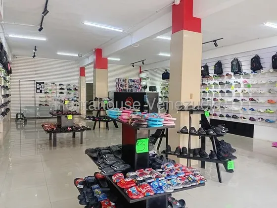 Francisco Rojas Norscia Rentahouse 2 5 - 1 8 4 6 2, Vende Local Comercial A Pie De Calle En La Av 20 De Barquisimeto,en Buen Punto Comercial, Ideal Para Tienda O Almacen Comercial, Ideal Para Invertir