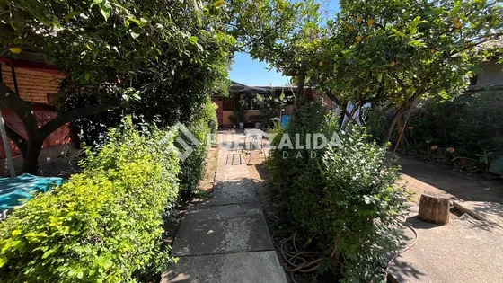 Casa En Venta De 3 Dorm. En Macul