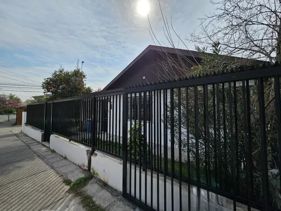 Casa Excelente Ubicacion Con 3d/2b En 308 M2, Vicente Valdes