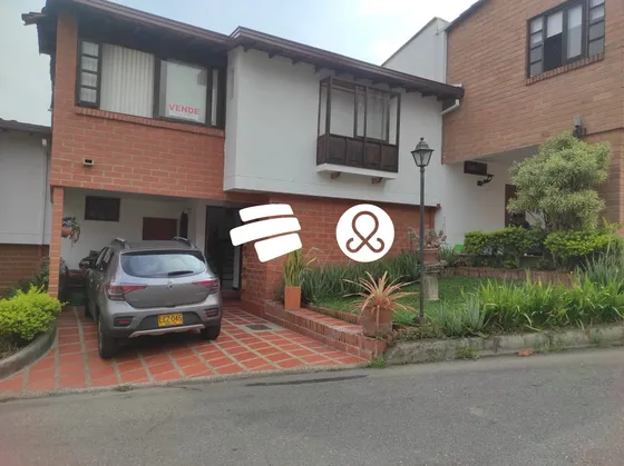 Casa En Venta En Envigado, Gascuña