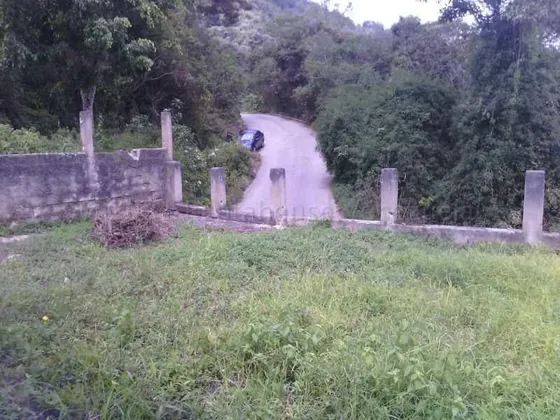 Ls Vende Terreno  C/edificacion  La Guaira Via Carayaca El Junquito