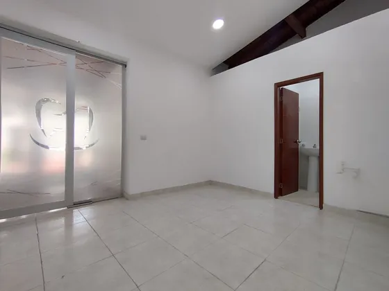 Local En Arriendo En El Paramo. Cod A29244