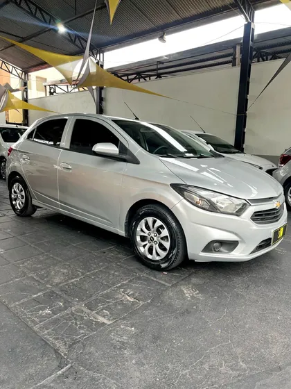 Chevrolet Onix 1.0 Mpfi Lt 8v Flex 4p Manual
