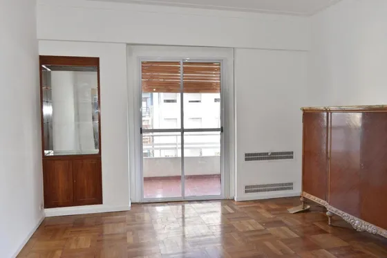 Departamento En Venta - 3 Dormitorios 2 Baños - San Cristobal
