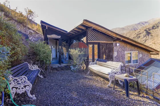 Casa En Arriendo Amoblada De 2 Dorm. En Lo Barnechea