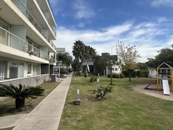 Departamento En Venta De 1 Dormitorio En Fontanas Del Sur I Con Cochera