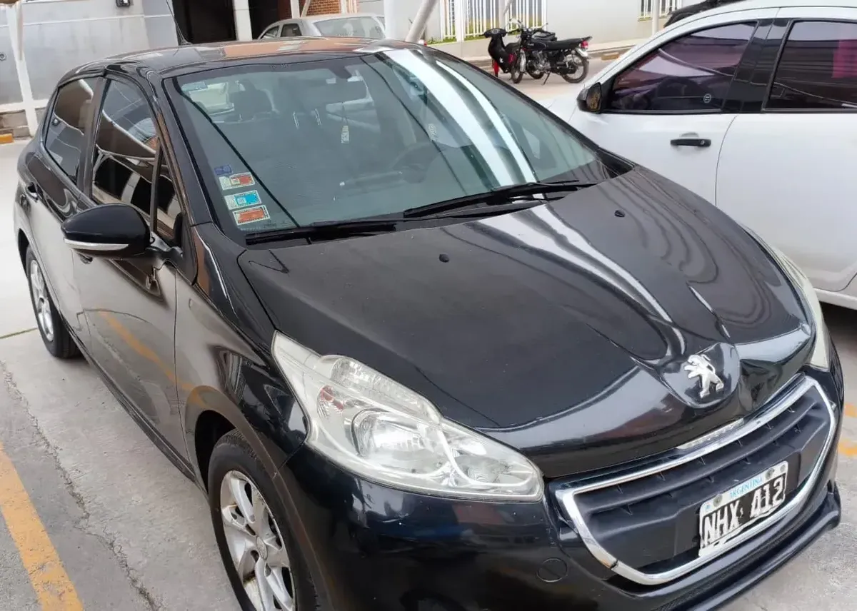 Peugeot 208 1.5 Allure Touchscreen