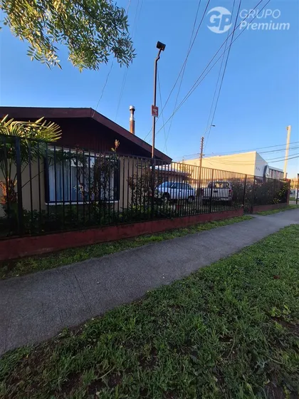 Casa En Venta De 3 Dorm. En Los Angeles