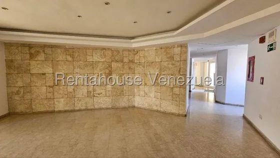 Se Alquila Apartamento En Campo Alegre 
