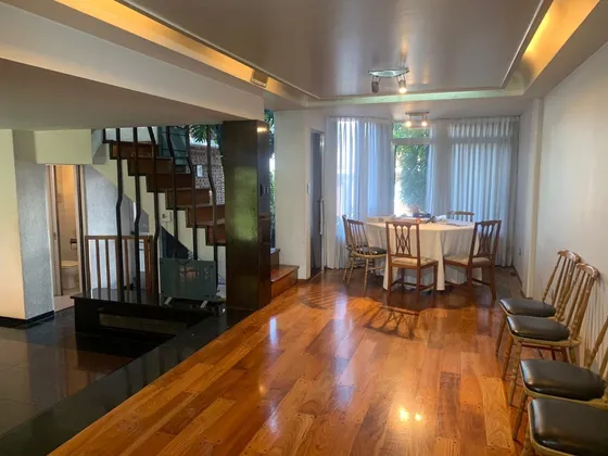 Hermosa Casa De Categoría 4 Ambientes En Venta En San Martín Centro