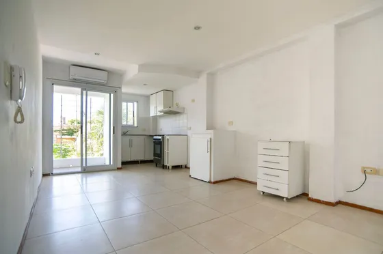 Monoambiente En Venta Con Cochera En La Plata