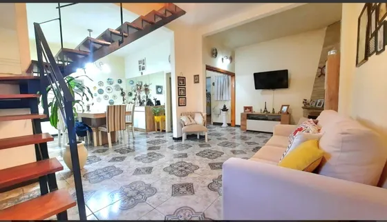 Casa De 4 Ambientes En Venta Lomas De Zamora  Apto Credito!