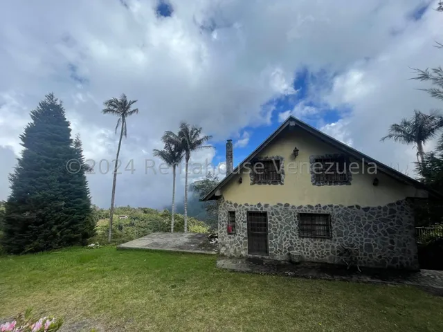 Excelente Casa En Venta En La Colonia Tovar Con 2200 De Terreno Excelente Ubicación Tanque De Agua Excelente Altura Nela 24-18402