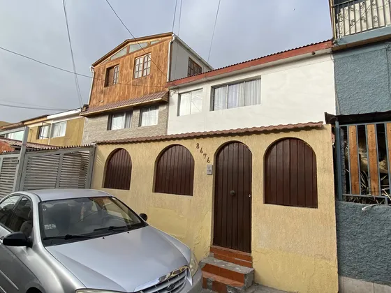 Casa En Venta En Calle Pasaje Lorenzo Arenas 8676