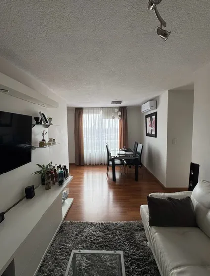 Venta. Apartamento Amplio 2 Dormitorios Parque Batlle Con Garage Y Cocina Definida. Acepta Banco