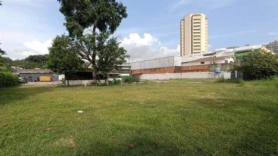 Terreno Comercial En La Av. Bolivar De Valencia El Recreo Carabobo.ar Solo Clientes