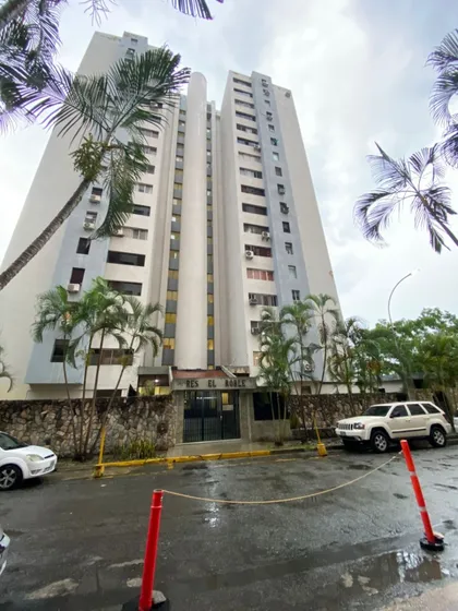 Se Alquila Un Apartamento En Las Chimeneas.  52-11 Angel Tovar
