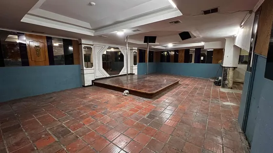 Alquiler Local Comercial En San Martín 221 Mts2 Ah 66