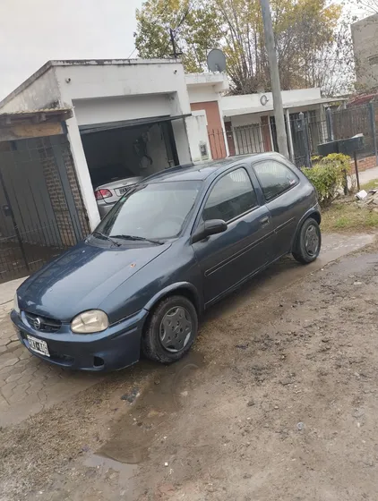 Chevrolet Corsa Classic 1.6 Gl Aa 3p