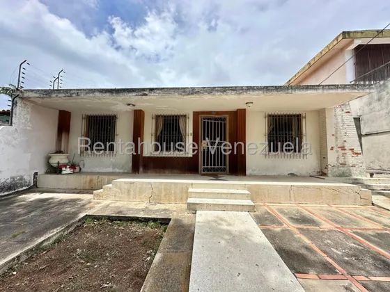 Casa En Venta Ubicada En Bararida, Cerca De Avenidas Principales Barquisimeto Rc