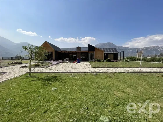 Parcela En Venta De 4d, 3b Y 4e. En San José De Maipo