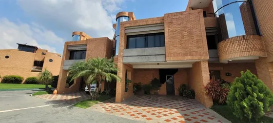 Townhouse En Residencias La Montaña, Urbanizacion Manongo