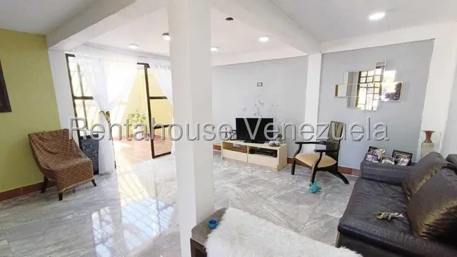 Daniela Linarez Vende Casas Hermosa En Urbanizacion Privada Hacienda Yucatan Posee Amplios Espacios Acabados De Primera Moderna Con Bellas Áreas Comunes                                                