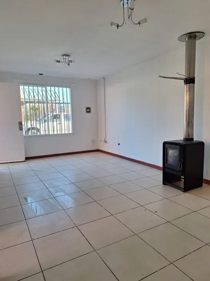 Arriendo Amplia Casa En Lomas Coloradas