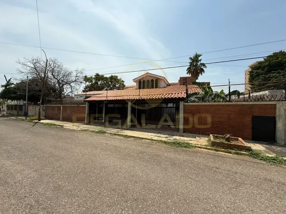 Ecv-1633 Zona Norte Casa Quinta Urbanización Zapara Ii