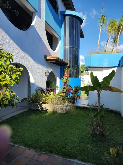 Venta Casa De 900 M2 T. 500 M2 C. Alto Prado Caracas Cortiz