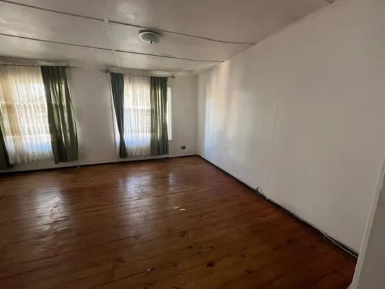 Casa De 2 Pisos En Subida Ecuador Valpraiso