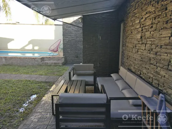 Casa En Venta, 5 Ambientes, Quilmes, Garage , Amplio Patio, Pileta Mas Departamento