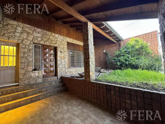 Venta  Ph 3 Ambientes Con Cochera Y Quincho En Wilde