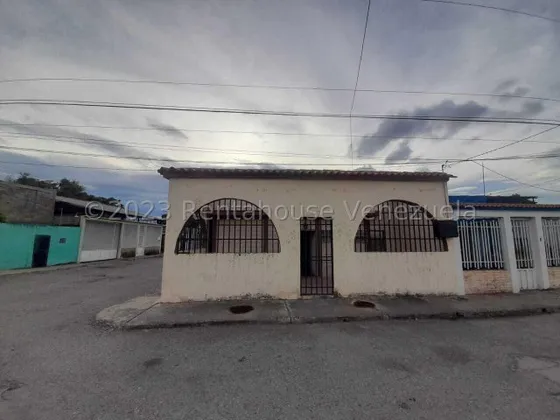 Milagros Inmuebles Casa Venta Barquisimeto Lara Zona Este Nueva Segovia Economica Residencial Economico Código Inmobiliaria Rent-a-house  23-32584