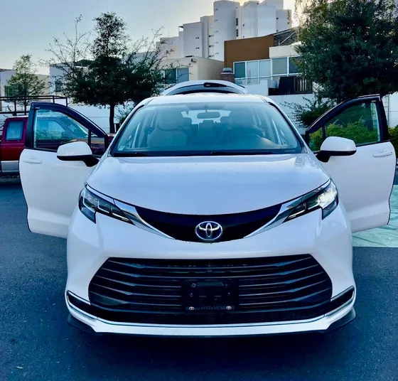 Toyota Sienna 3.5 Le At