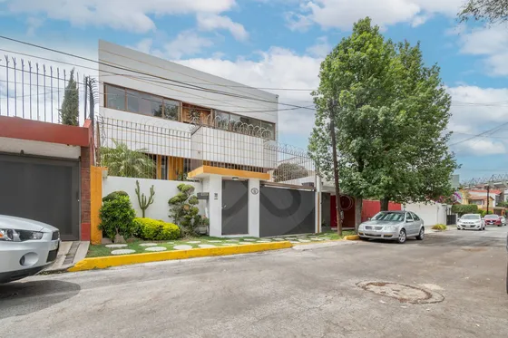 Casa En Venta En Bosques De Tetlameya