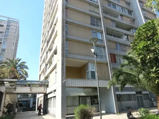 Arriendo Local Comercial, Al Lado Hospital Uc Santiago