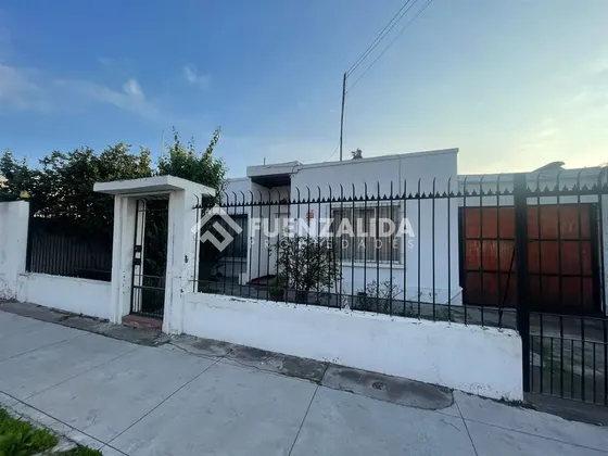 Casa En Venta De 3 Dorm. En Quinta Normal