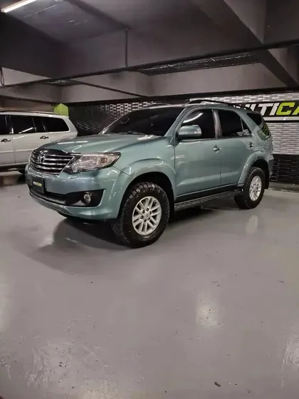 Toyota Fortuner 4.0