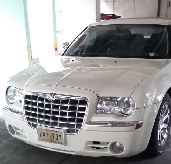 Chrysler 300c 5.7 C Mt