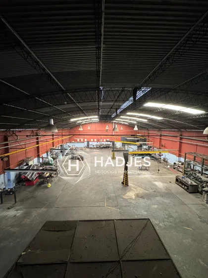 Venta Nave Industrial Con Sector Comercial 766 M²