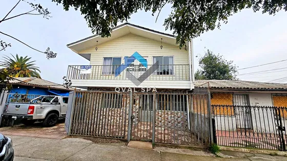 Qval Vende Espectacular Casa De 2 Pisos Con Recepción Comerc
