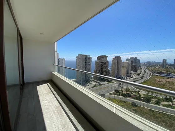 Luminoso Departamento En Reñaca Con Una Excelente Ubicación.