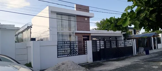 Venta Hermosa Villa Bávaro- Residencial El Ejecutivo