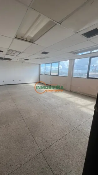 Inmobipiña Vende Edificio Comercial En La Zona Industrial Ud-321, Puerto Ordaz, Estado Bolivar - Gl